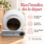 Conseils d’installation de la litière automatique sur un sol dur et stable avec l’entrée dégagée.